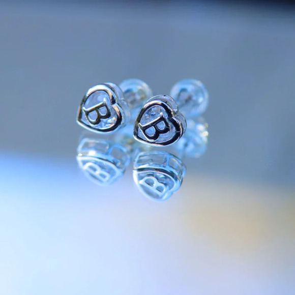 925 SILVER💝HEART INITIAL STUD EARRINGS WOMEN TEEN GIRLS MOM DAUGHTER, ELDM153S - Picture 7 of 7
